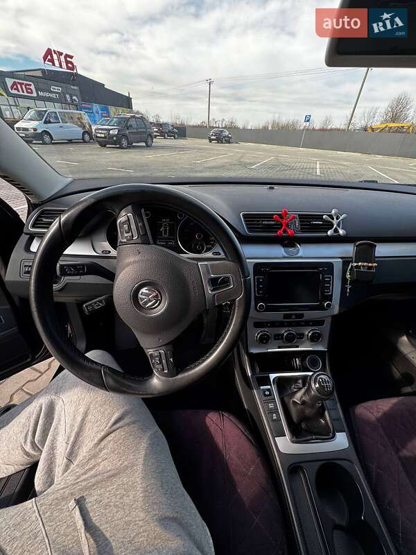 Універсал Volkswagen Passat 2013 в Львові