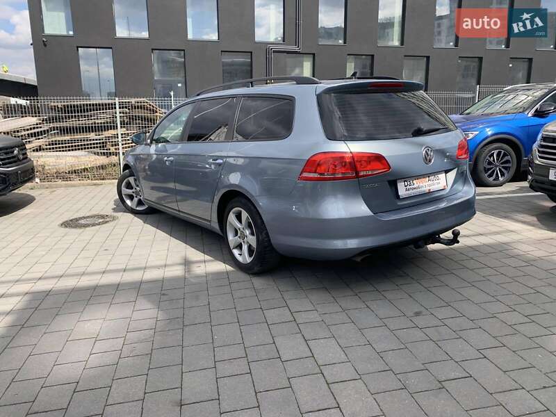 Універсал Volkswagen Passat 2012 в Івано-Франківську