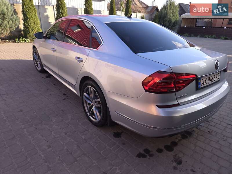 Седан Volkswagen Passat 2016 в Харькове