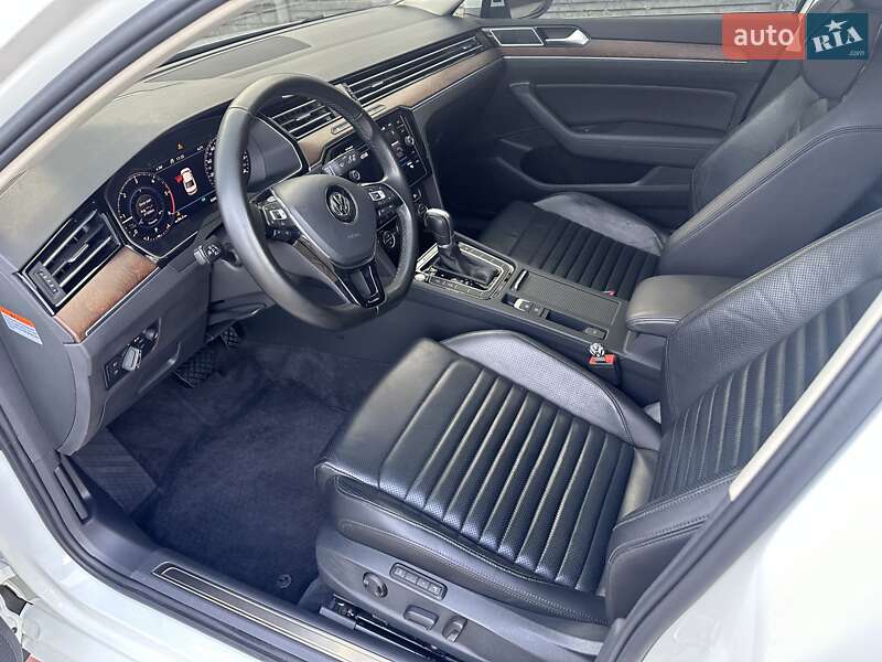 Седан Volkswagen Passat 2018 в Виннице