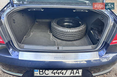 Седан Volkswagen Passat 2012 в 