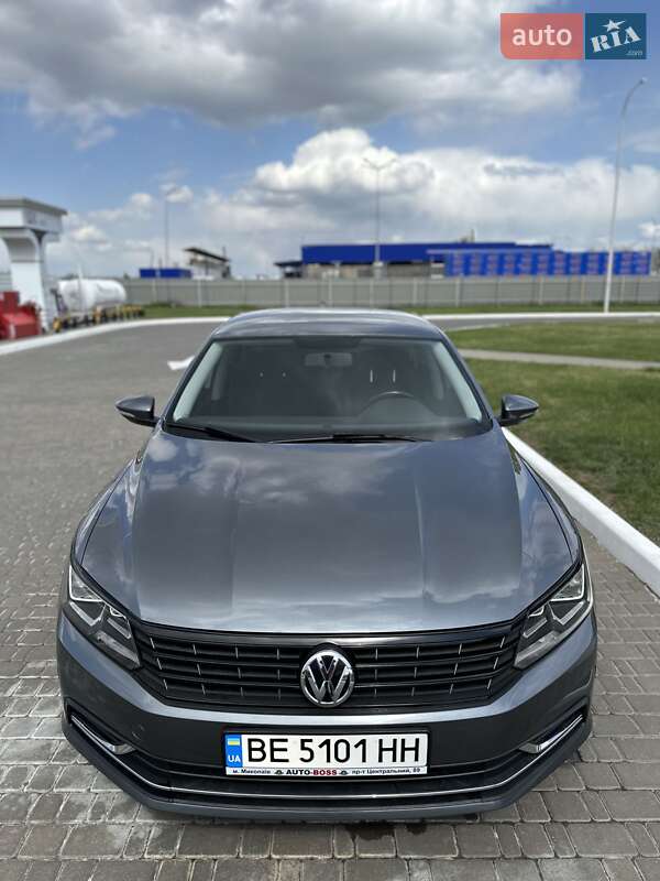 Седан Volkswagen Passat 2018 в Николаеве