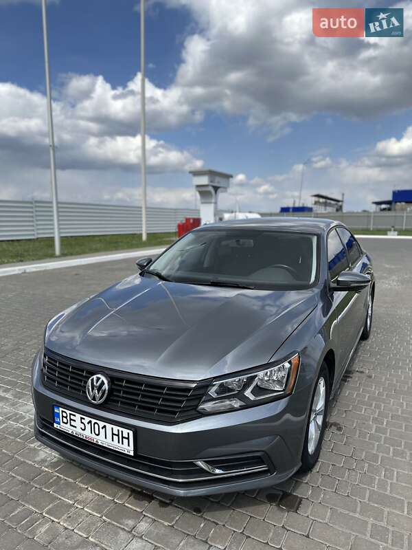 Седан Volkswagen Passat 2018 в Николаеве