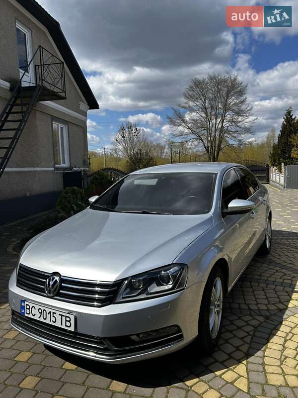 Седан Volkswagen Passat 2013 в 