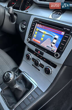 Седан Volkswagen Passat 2012 в 