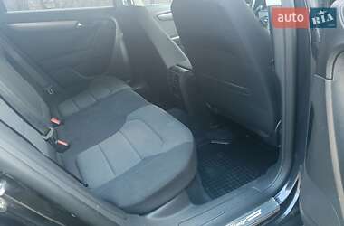 Универсал Volkswagen Passat 2011 в 