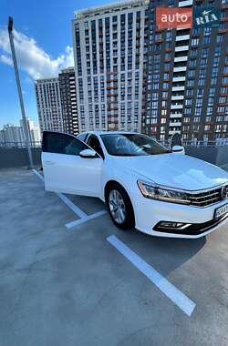 Седан Volkswagen Passat 2018 в 