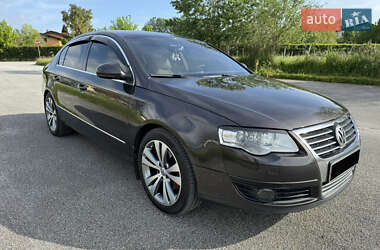 Седан Volkswagen Passat 2007 в  фото 14 Седан Volkswagen Passat 2007 в