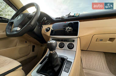 Седан Volkswagen Passat 2007 в  фото 25 Седан Volkswagen Passat 2007 в