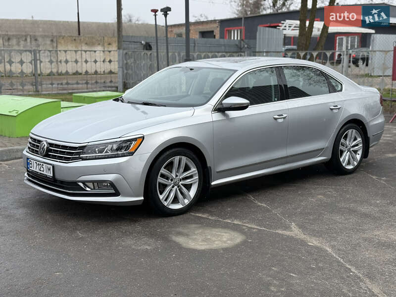 Седан Volkswagen Passat 2016 в Лубнах