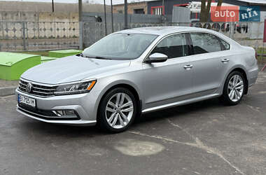 Седан Volkswagen Passat 2016 в 