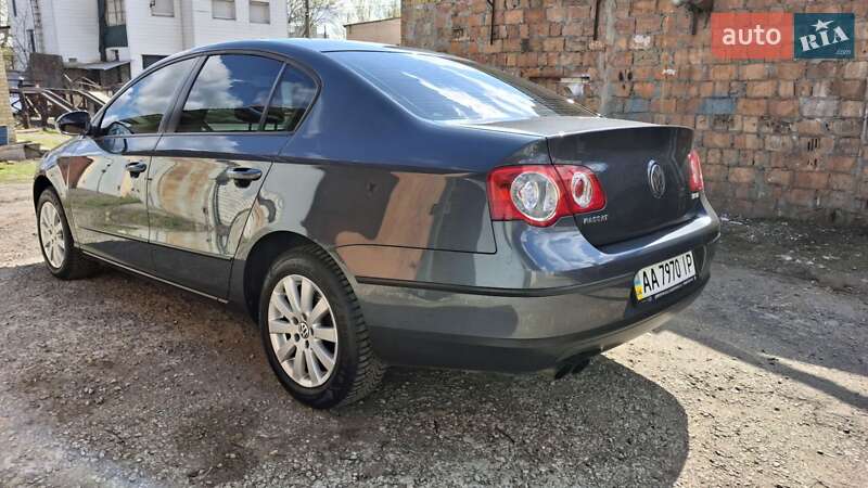 Седан Volkswagen Passat 2010 в Киеве