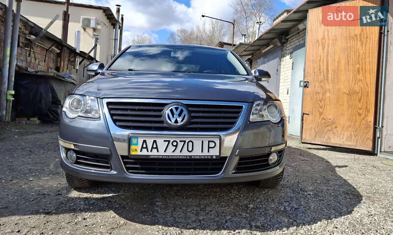 Седан Volkswagen Passat 2010 в Киеве