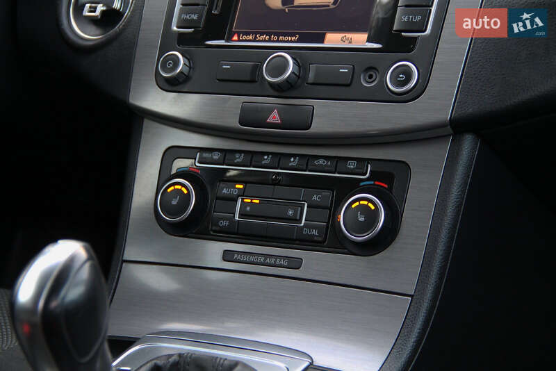 Универсал Volkswagen Passat 2011 в Ровно