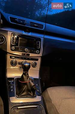 Седан Volkswagen Passat 2012 в 