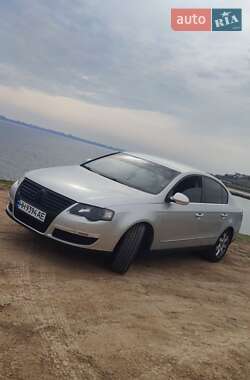 Седан Volkswagen Passat 2005 в 