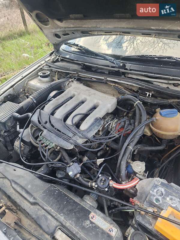 Седан Volkswagen Passat 1995 в Тячеві