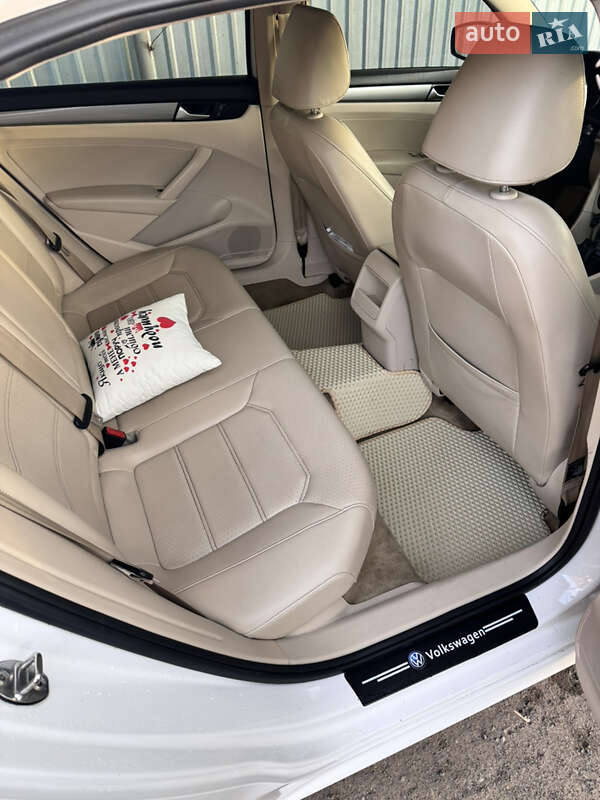 Седан Volkswagen Passat 2015 в Славянске