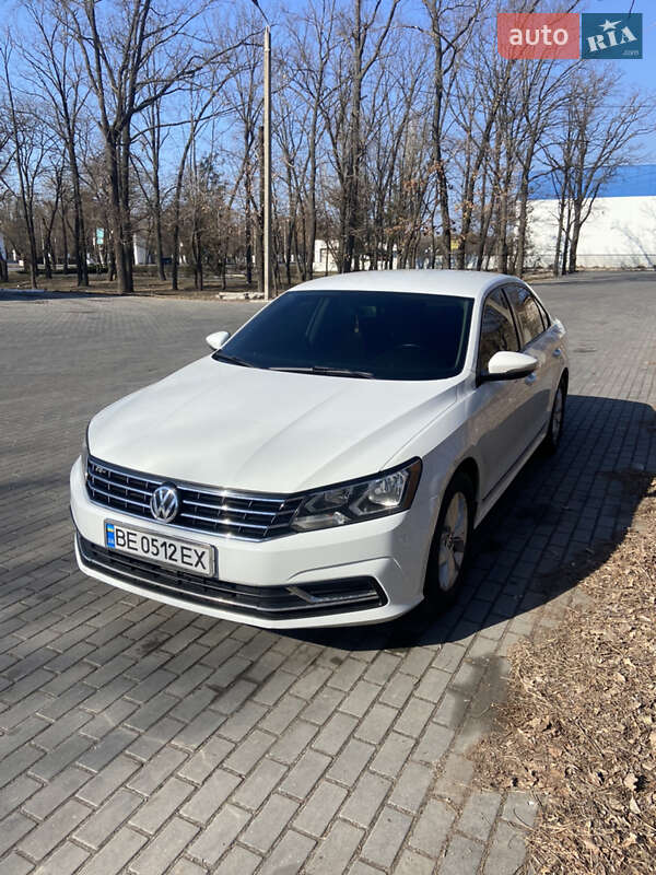 Седан Volkswagen Passat 2016 в Николаеве