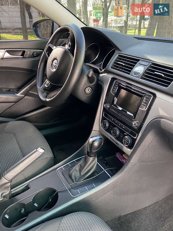 Седан Volkswagen Passat 2016 в Николаеве