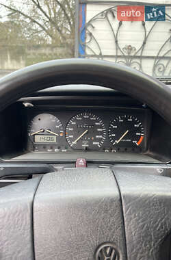 Седан Volkswagen Passat 1990 в 
