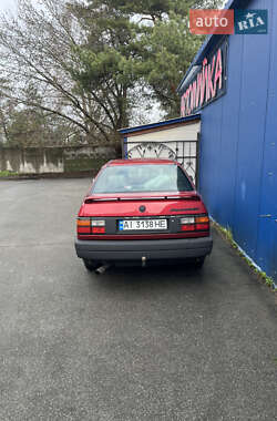Седан Volkswagen Passat 1990 в 
