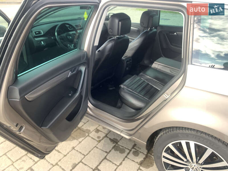 Универсал Volkswagen Passat 2011 в Львове