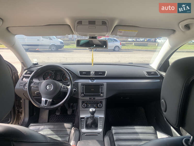 Универсал Volkswagen Passat 2011 в Львове