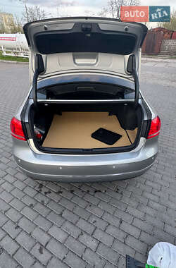 Седан Volkswagen Passat 2013 в 