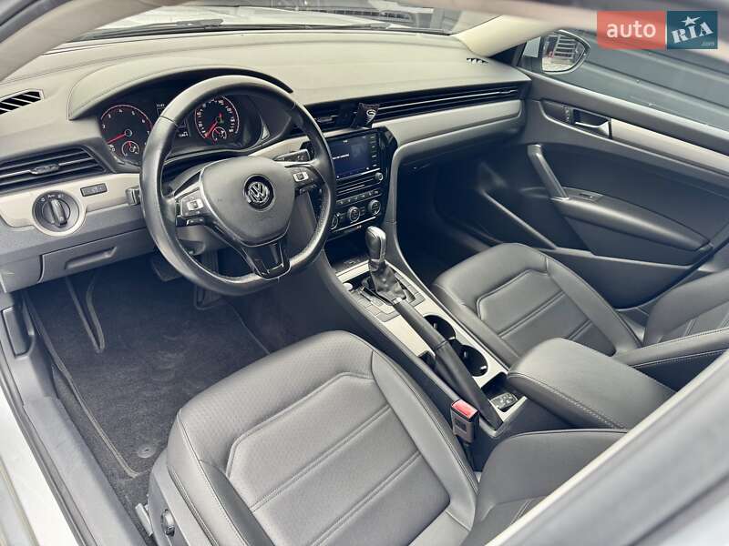 Седан Volkswagen Passat 2020 в Киеве
