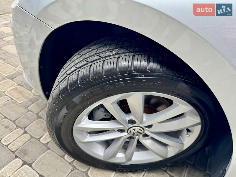 Седан Volkswagen Passat 2020 в Киеве