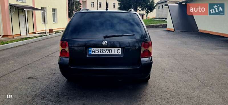 Универсал Volkswagen Passat 2003 в Тростянце