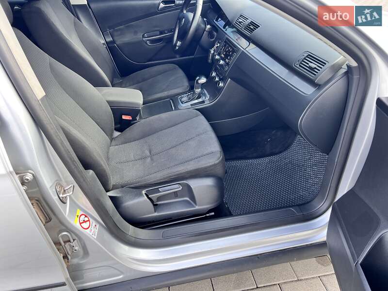 Универсал Volkswagen Passat 2010 в Нововолынске
