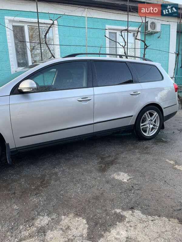 Універсал Volkswagen Passat 2010 в Умані