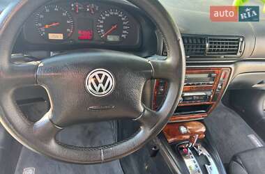 Седан Volkswagen Passat 2000 в 