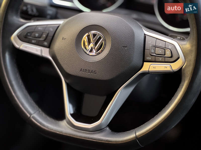Универсал Volkswagen Passat 2020 в Дрогобыче