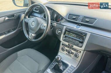 Универсал Volkswagen Passat 2012 в 