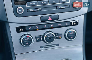 Универсал Volkswagen Passat 2012 в 