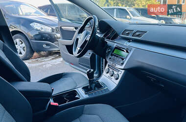 Универсал Volkswagen Passat 2012 в 