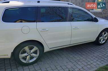 Універсал Volkswagen Passat 2013 в 