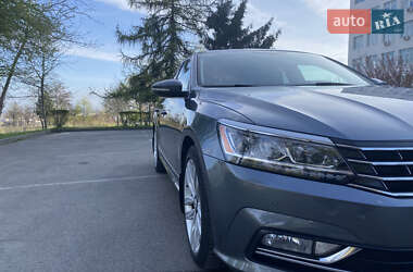Седан Volkswagen Passat 2016 в 