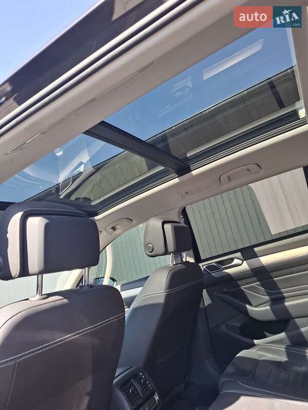 Универсал Volkswagen Passat 2020 в Львове