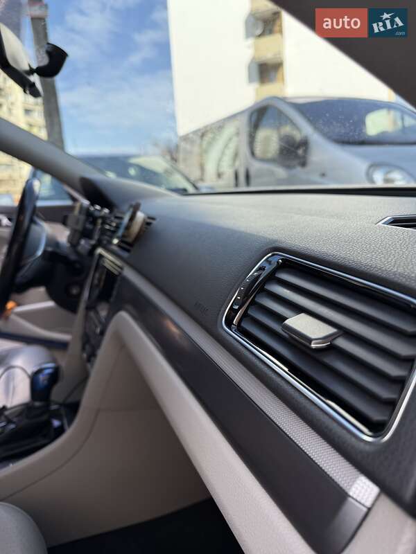 Седан Volkswagen Passat 2017 в Киеве