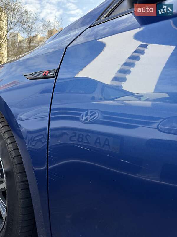 Седан Volkswagen Passat 2017 в Киеве