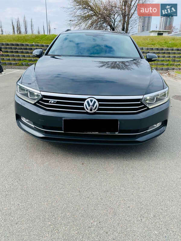 Универсал Volkswagen Passat 2015 в Киеве