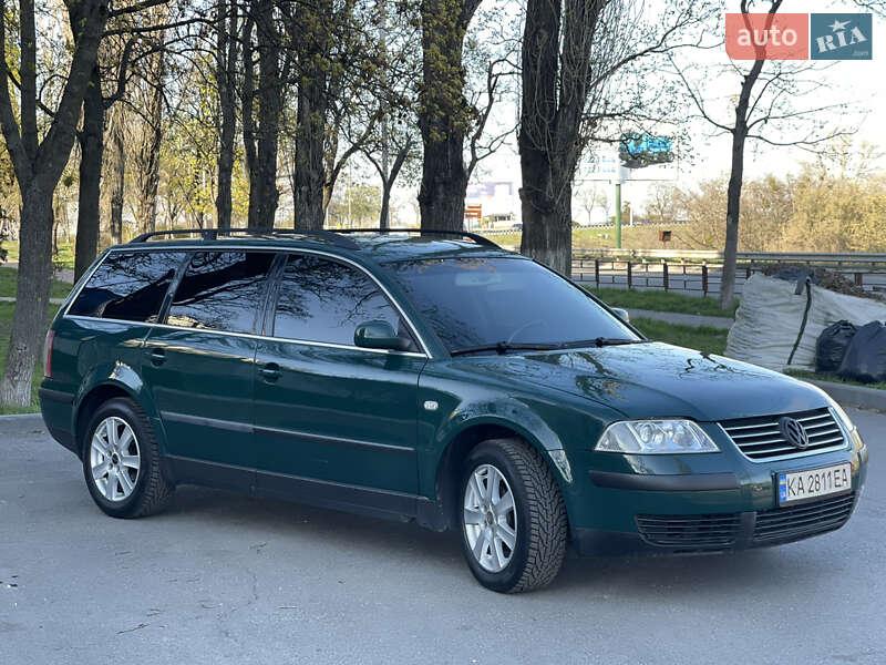 Універсал Volkswagen Passat 2002 в Києві