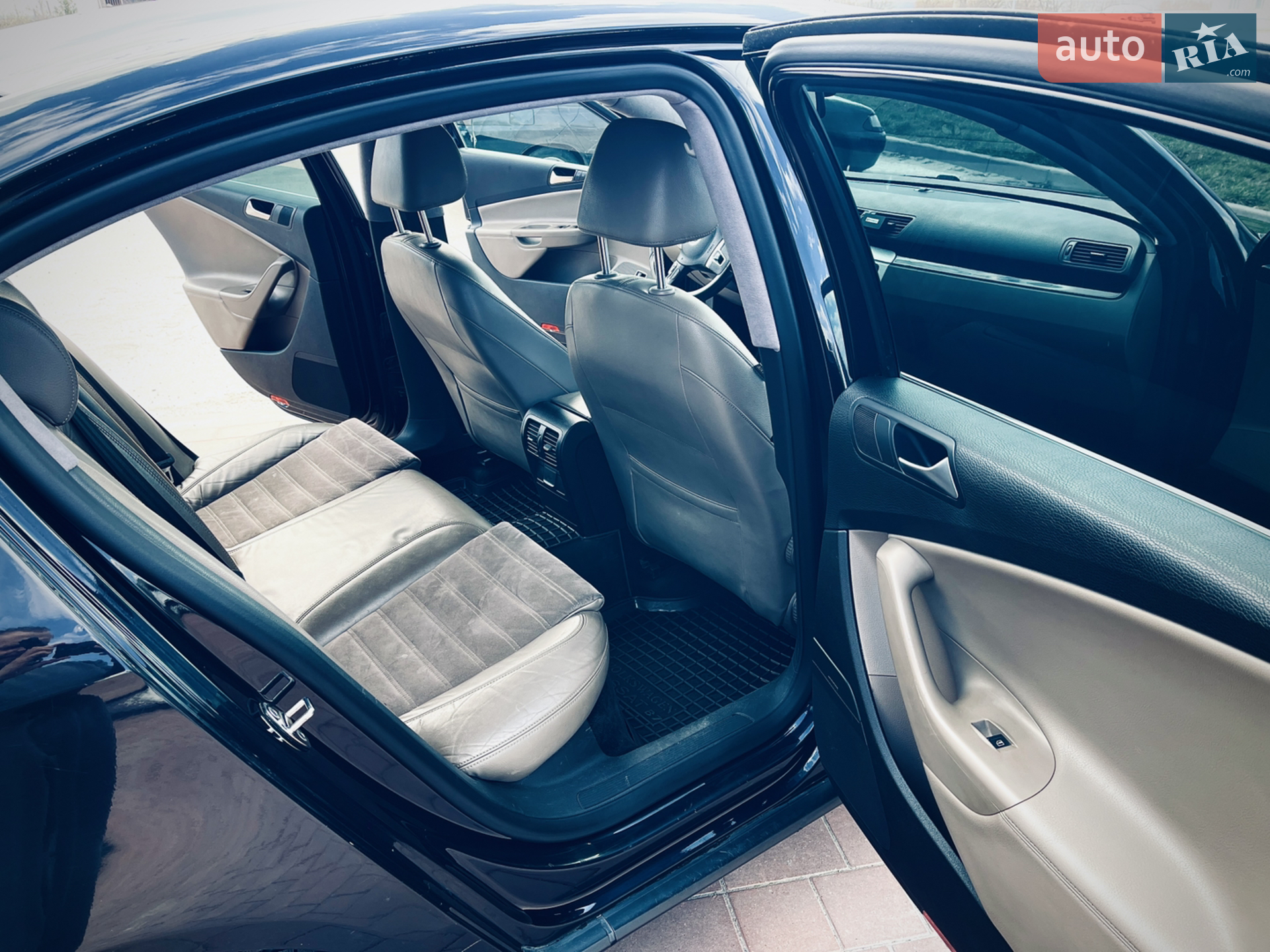 2010 Volkswagen Passat - мініатюра 11