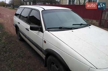 Универсал Volkswagen Passat 1992 в 