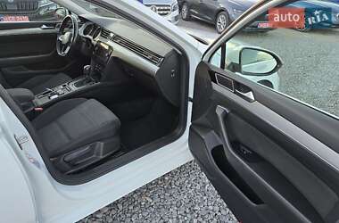 Універсал Volkswagen Passat 2021 в 