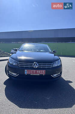 Седан Volkswagen Passat 2014 в Києві